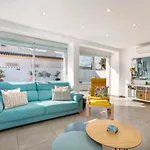 Spanish Style, Elegant 3 Bedroom Villa - 5 Minutes From The Beach!