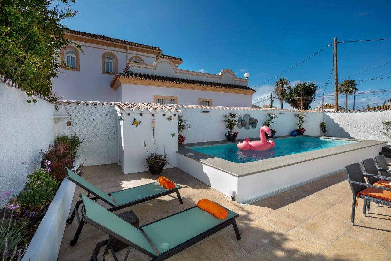Vakantiehuis Spanish Style, Elegant 3 Bedroom - 5 Minutes From The Beach!